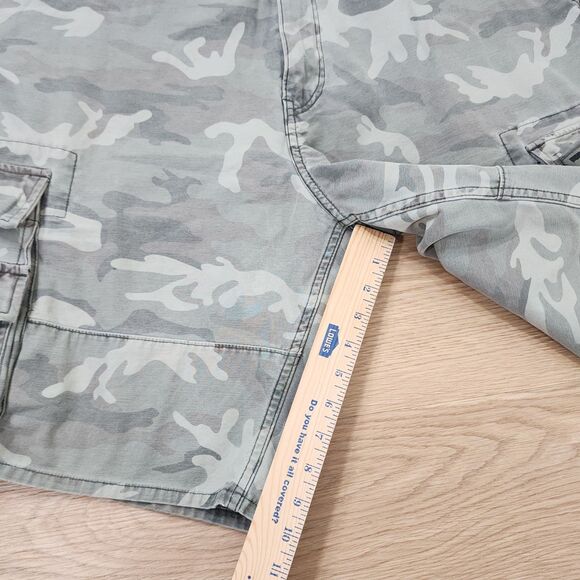 Levis Cargo Shorts Mens 34 Camouflage Camo Workwear Pockets 36" Waist 10" Inseam - Picture 5 of 9